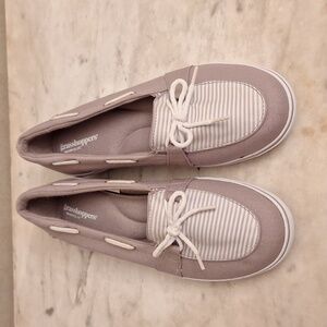 Womens Grasshopper loafers size 8.5 wide